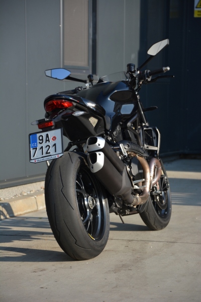 Test Ducati Monster 1200 R: nahá a divoká - 3 - 1 Ducati Monster 1200 R 2016 test16