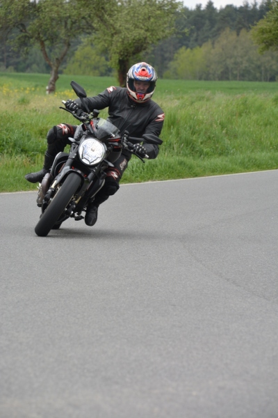 Test Ducati Monster 1200 R: nahá a divoká - 16 - 3 Ducati Monster 1200 R 2016 test45