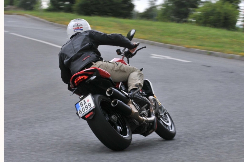 Test Ducati Monster 1200 S: nejlepší Monster všech dob - 3 - 3 Ducati Monster 1200 S38
