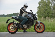 1 Ducati Monster 2021 test (37)