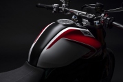 1 Ducati Monster 30 Anniversario (15)