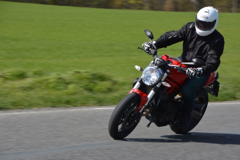 Test Ducati Monster 821: Kdo potřebuje víc? - 22 - 1 Ducati Monster 821 test05