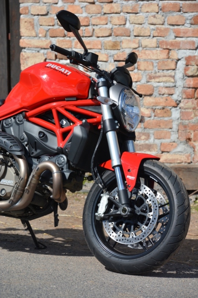 Test Ducati Monster 821: Kdo potřebuje víc? - 42 - 2 Ducati Monster 821 test20