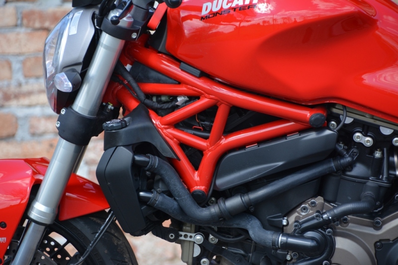 Test Ducati Monster 821: Kdo potřebuje víc? - 43 - 1 Ducati Monster 821 test09