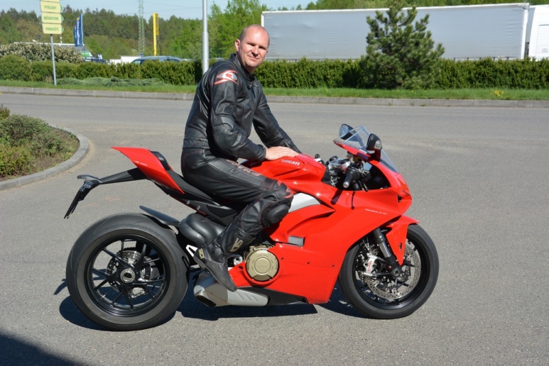 Test Ducati Panigale V4: peklo na zemi - 20 - 1 Ducati Panigale V4 test (1)