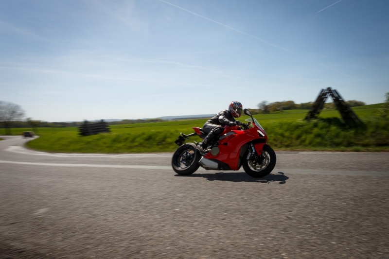 Test Ducati Panigale V4: peklo na zemi - 13 - 1 Ducati Panigale V4 test (41)