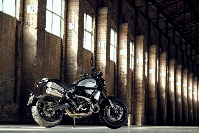 Ducati Scrambler 1100 Dark PRO: připraven pro stavbu - 2 - 1 Ducati Scrambler 1100 Dark PRO (22)