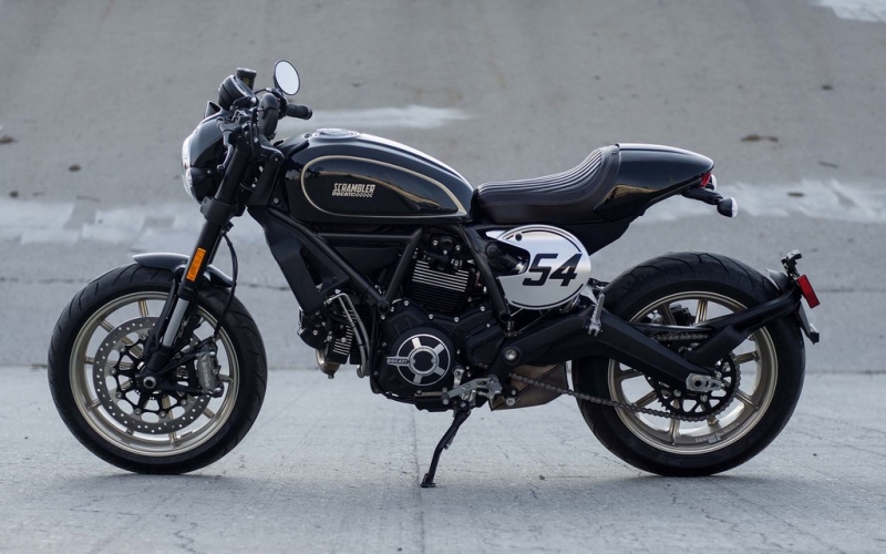 Ducati Scrambler Cafe Racer: decentní stylovka - 4 - 1 Ducati Scrambler Cafe Racer13
