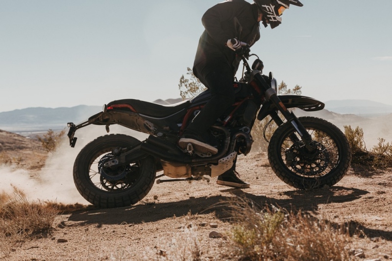 Ducati Scrambler Desert Sled 800: limitovaná edice Fasthouse - 13 - 1 Ducati Scrambler Desert Sled 800 FastHouse (3)