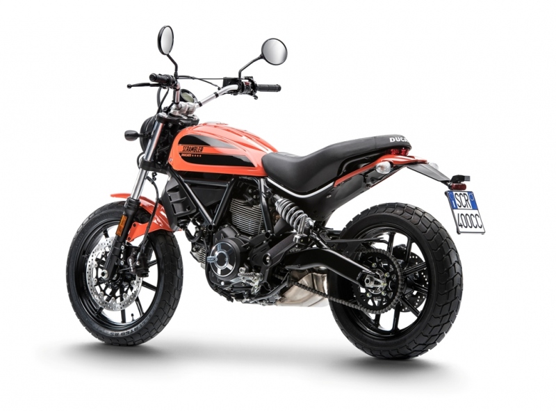 Top5 motocyklů pro začátečníky - 5 - 2 Ducati Sixty2 Scrambler20