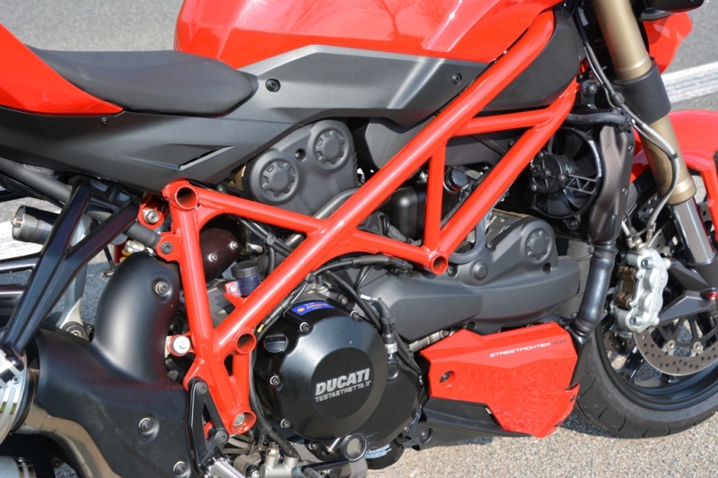 Test Ducati Streetfighter 848: méně je více - 9 - 1 Ducati Streetfighter 848 test01