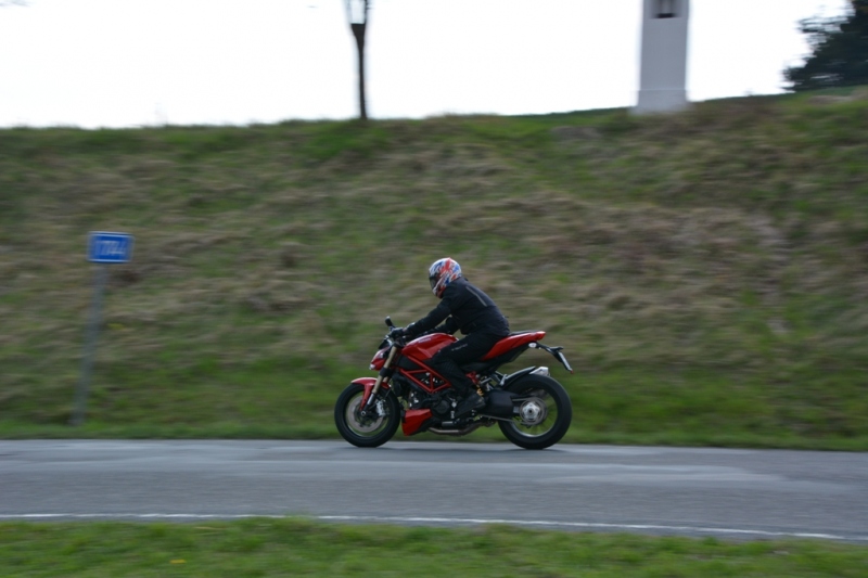 Test Ducati Streetfighter 848: méně je více - 3 - 1 Ducati Streetfighter 848 test09