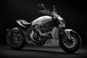 1 Ducati XDiavel S 2018 Iceberg White (1)