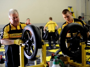 Dunlop dodavatelem pro Moto3 a Moto2