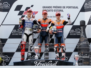 MotoGP Estoril: Stoner vítězí, Abraham upadl