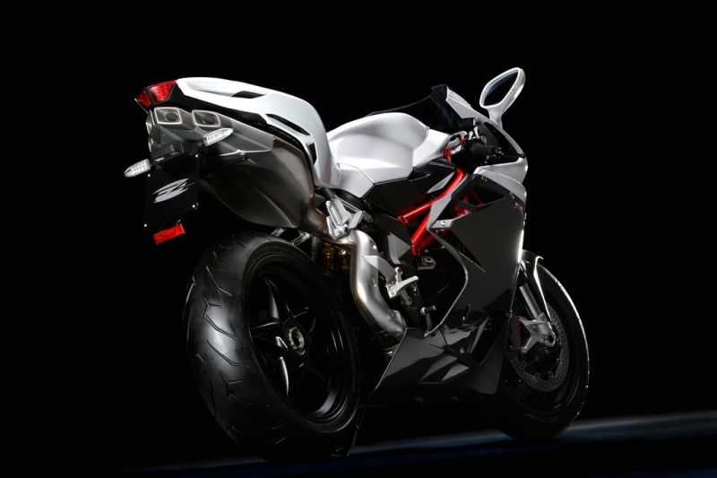 MV Agusta F4 R: extrémní bike už v prodeji - 5 - F4S201207