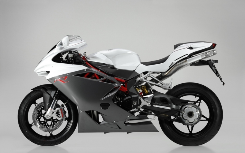 MV Agusta F4 R: extrémní bike už v prodeji - 9 - F4S201212
