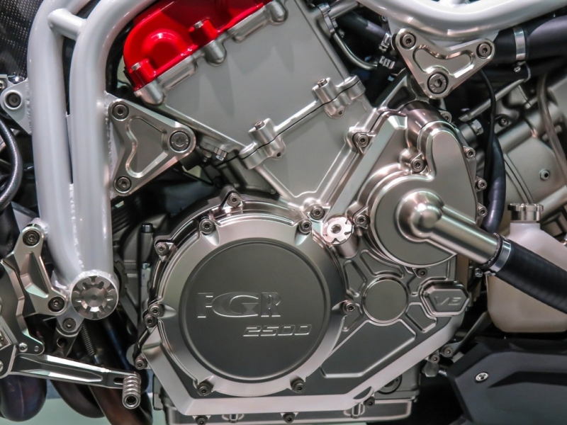 FGR Midalu 2500 V6 bude k vidění na Motosalonu v Praze - 4 - 2 FGR 2500 V6 Midalu 13