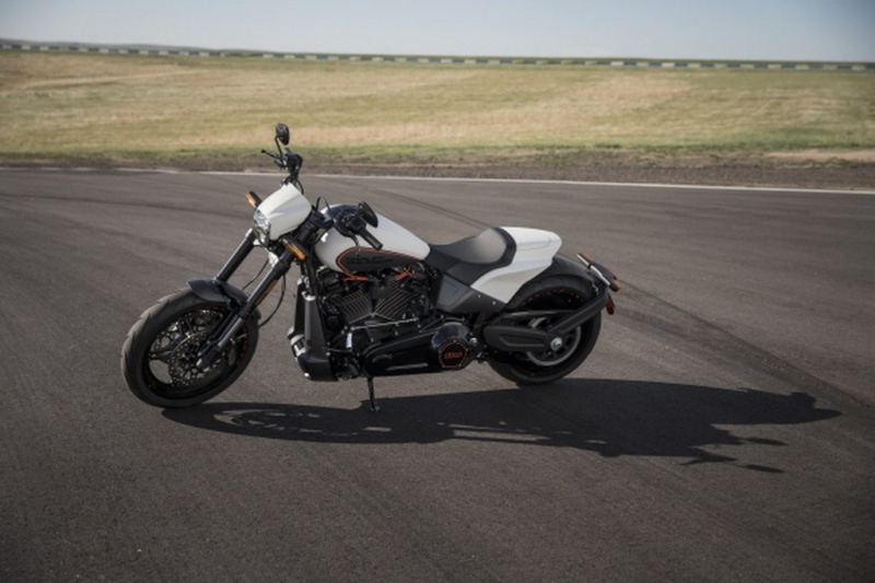 Harley-Davidson FXDR 114: nekompromisní cruiser - 3 - 1 FXDR 114 Harley Davidson (15)