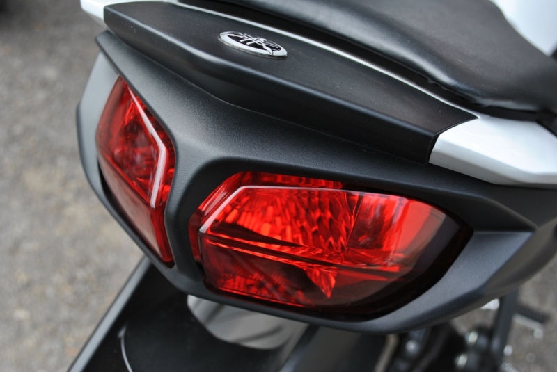 Yamaha Fazer8: zlatá střední? - 4 - FZ804