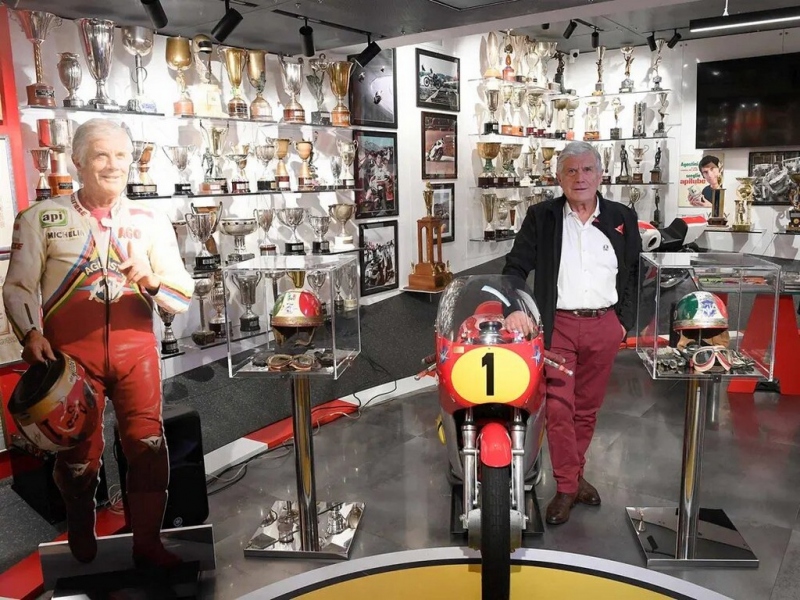 Giacomo Agostini otevírá své vlastní muzeum - 2 - 1 Giacomo Agostini muzeum