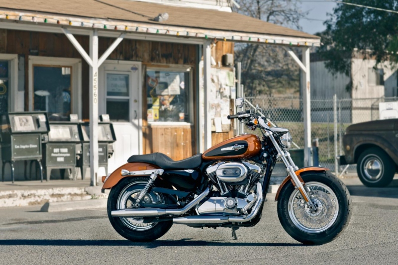 Harley-Davidson 1200 Custom: americká novinka  - 1 - HD1200Custom3