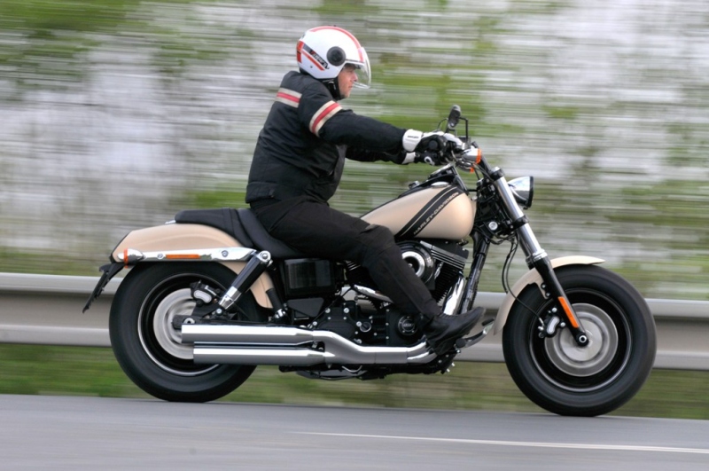 Test Harley-Davidson Fat Bob: bezva tlusťoch - 5 - HD Dyna Fat Bob HD Dyna Fat Bob17