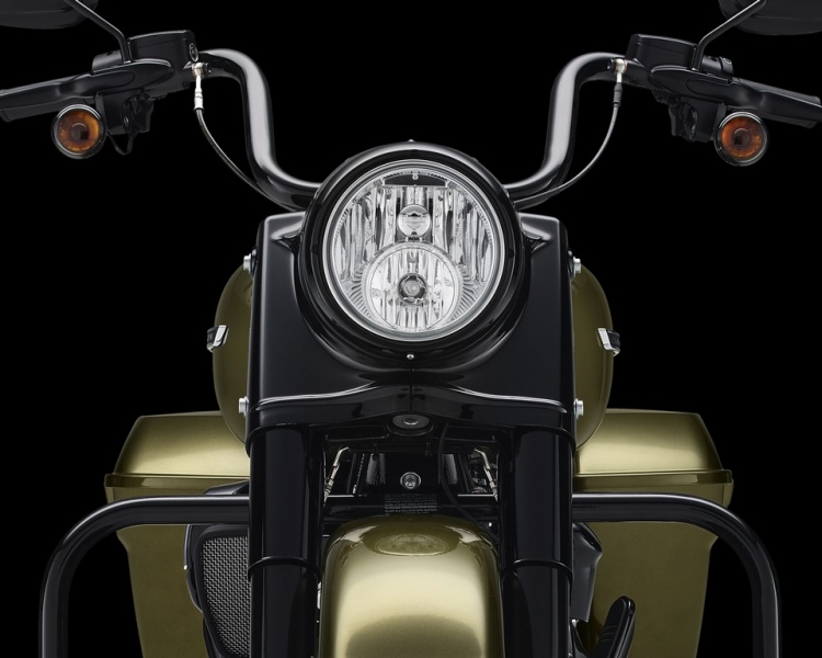 Harley-Davidson Road King Special 2017: agresivní custom bagger - 16 - 1 Harley Davidson 2017 Road King Special05
