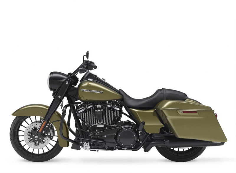 Harley-Davidson Road King Special 2017: agresivní custom bagger - 6 - 1 Harley Davidson 2017 Road King Special31
