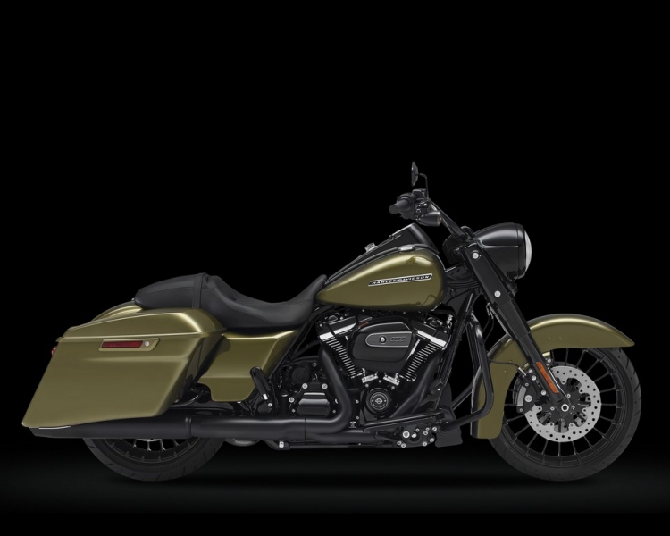 Harley-Davidson Road King Special 2017: agresivní custom bagger - 7 - 1 Harley Davidson 2017 Road King Special25