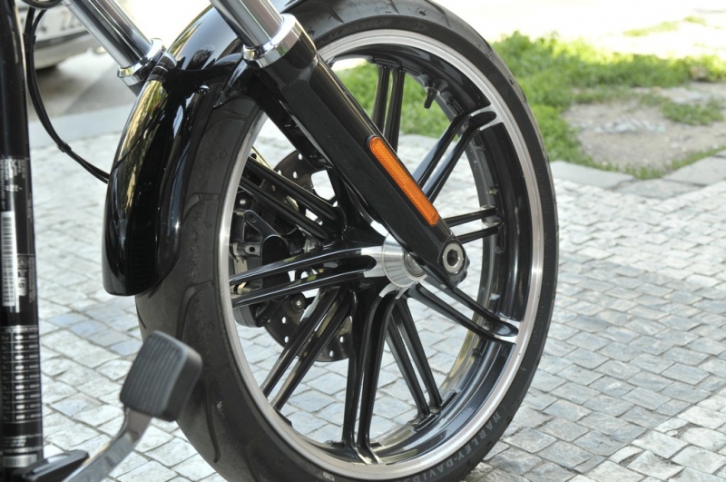 Test Harley-Davidson Breakout 2018: dokonalý krasavec - 31 - 1 Harley Davidson Breakout 2018 test (4)