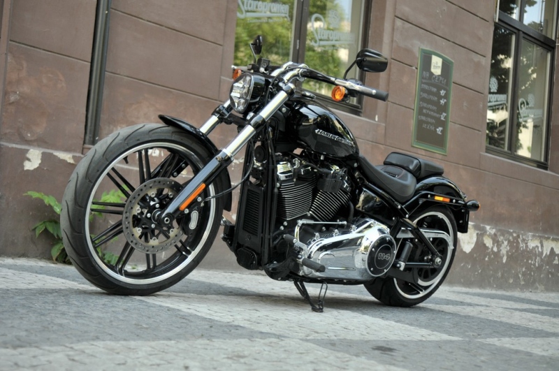Test Harley-Davidson Breakout 2018: dokonalý krasavec - 1 - 1 Harley Davidson Breakout 2018 test (22)