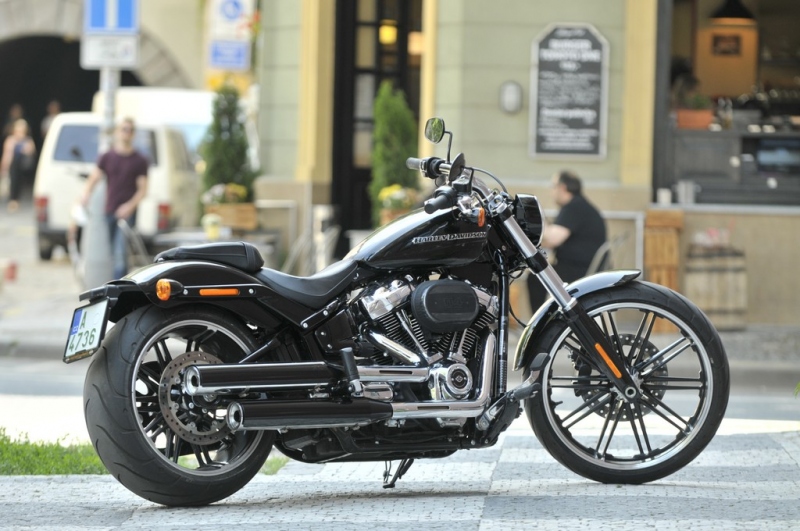 Test Harley-Davidson Breakout 2018: dokonalý krasavec - 3 - 1 Harley Davidson Breakout 2018 test (3)