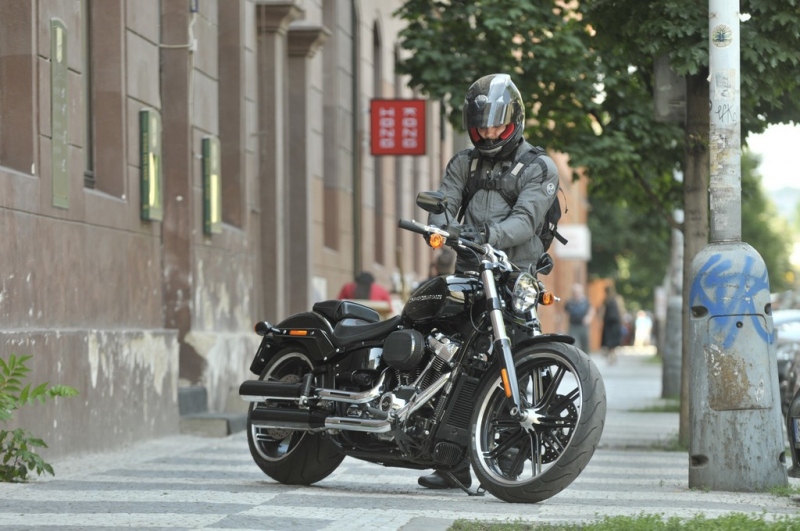 Test Harley-Davidson Breakout 2018: dokonalý krasavec - 13 - 1 Harley Davidson Breakout 2018 test (27)