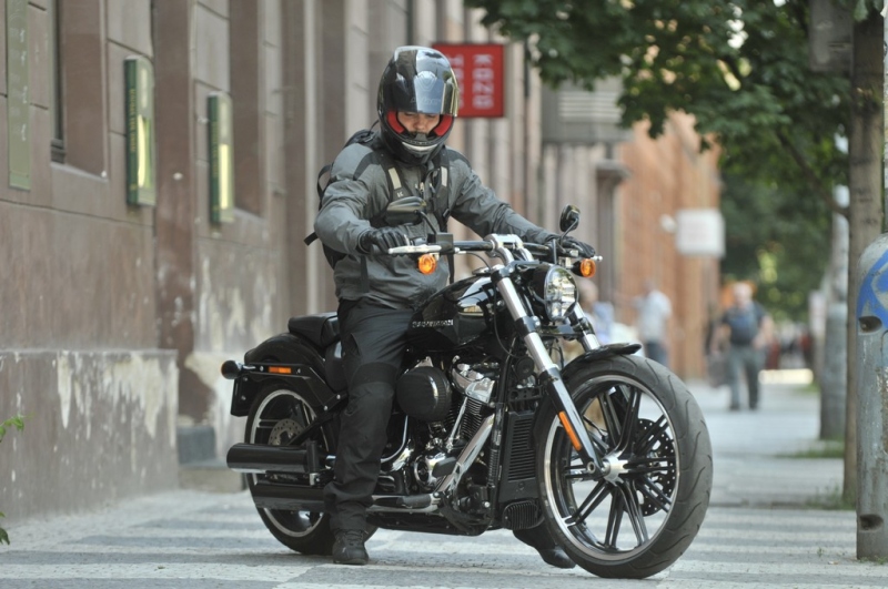 Test Harley-Davidson Breakout 2018: dokonalý krasavec - 14 - 1 Harley Davidson Breakout 2018 test (28)