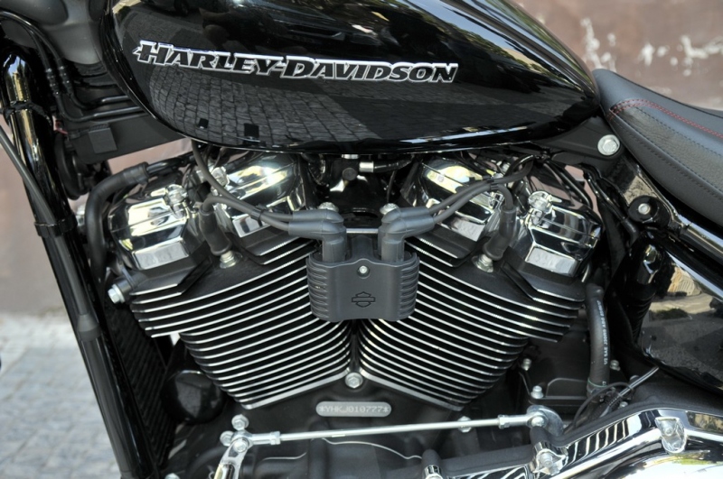 Test Harley-Davidson Breakout 2018: dokonalý krasavec - 9 - 1 Harley Davidson Breakout 2018 test (10)