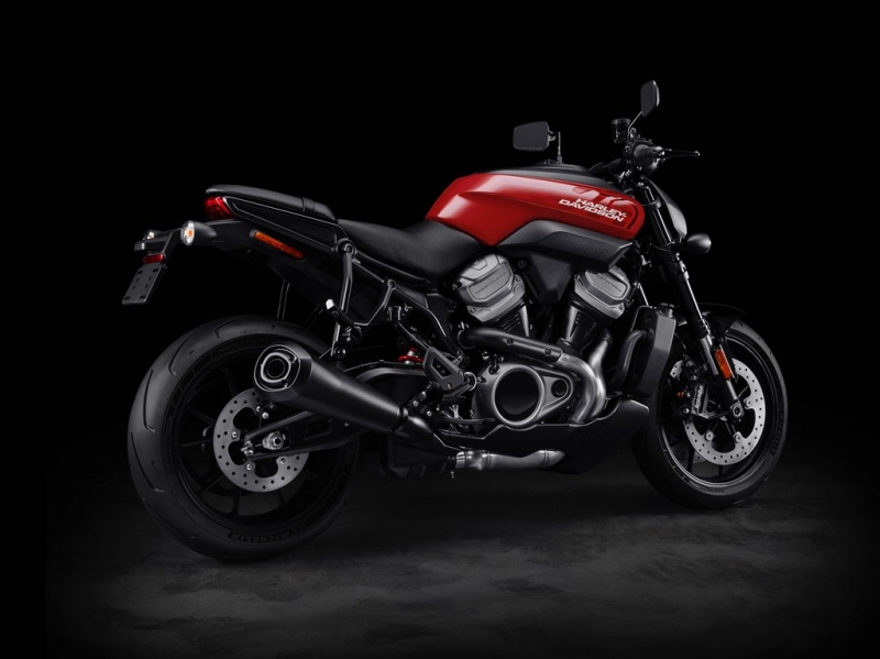 Harley-Davidson Bronx: americký streetfigher - 1 - 2 Harley Davidson Bronx (6)