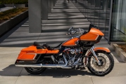 1 Harley Davidson CVO Road Glide 2022 (1)