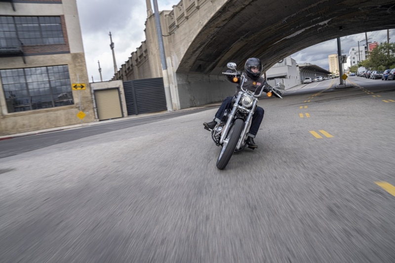 Harley-Davidson Softail Standard 2020: stylový bobber - 2 - 1 Harley Davidson Softail Standard 2020 (6)