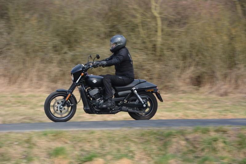 Test Harley-Davidson Street 750: café racer pro ženy - 1 - 1 Harley Davidson Street 750 test08