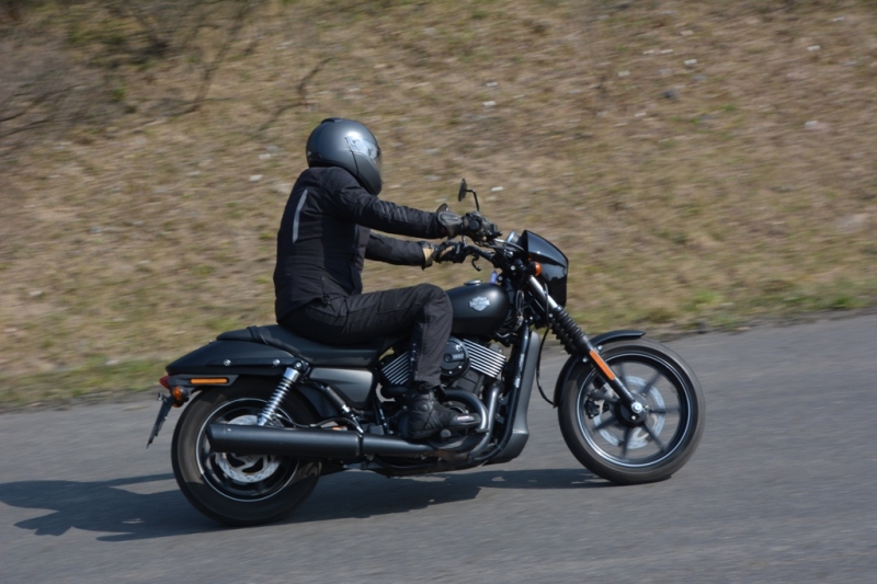 Test Harley-Davidson Street 750: café racer pro ženy - 4 - 2 Harley Davidson Street 750 test15