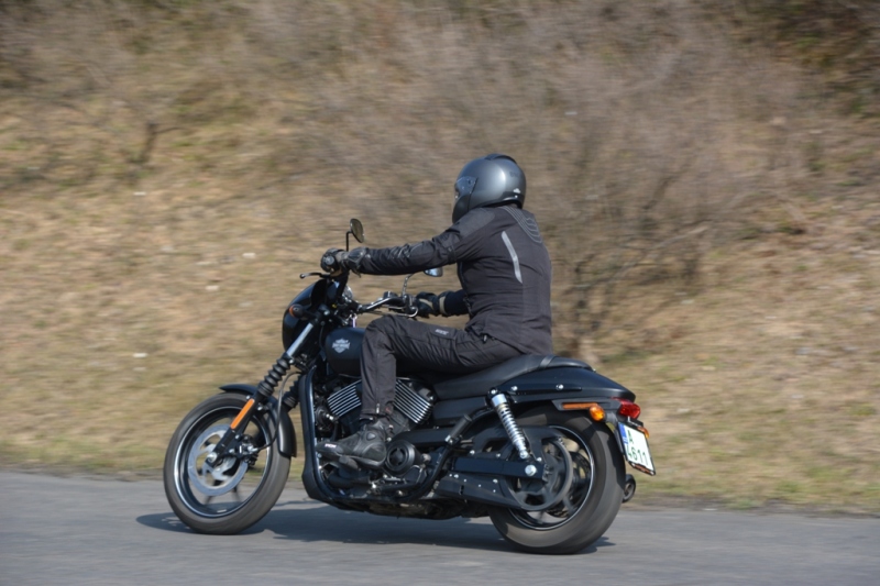 Test Harley-Davidson Street 750: café racer pro ženy - 5 - 3 Harley Davidson Street 750 test31