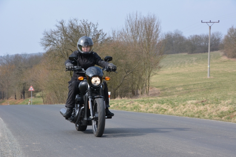 Test Harley-Davidson Street 750: café racer pro ženy - 6 - 3 Harley Davidson Street 750 test32