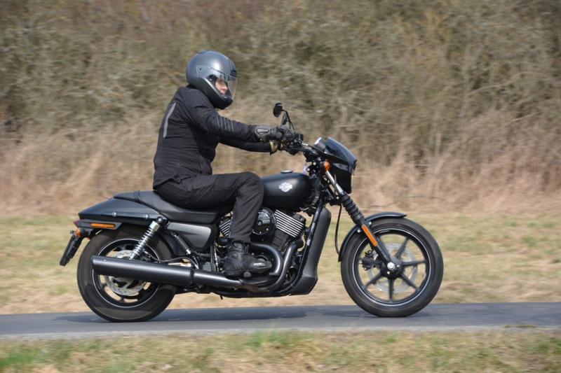 Test Harley-Davidson Street 750: café racer pro ženy - 7 - 3 Harley Davidson Street 750 test38