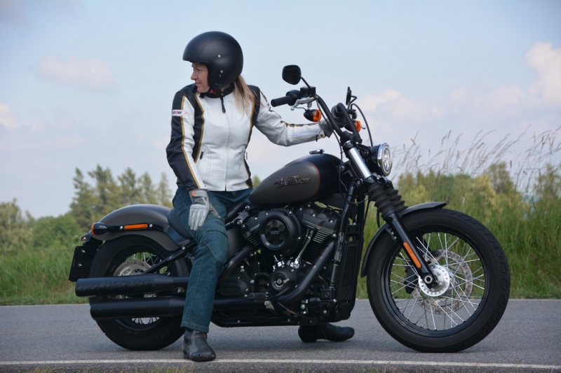 Test Harley-Davidson Street Bob: s rukama ve větru - 1 - 1 Harley Davidson Street Bob test (26)