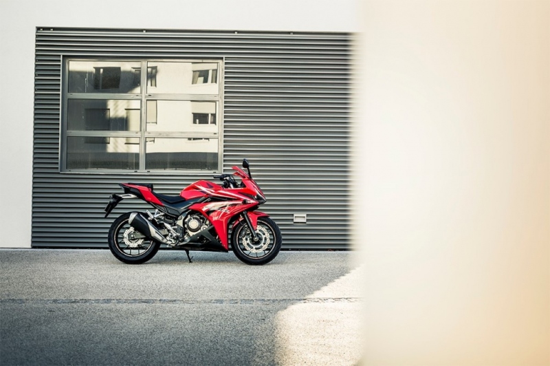 Top5 motocyklů pro začátečníky - 11 - 1 Honda 2016 CBR 500 R1