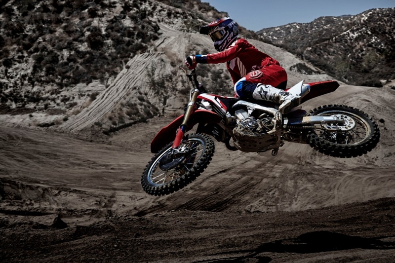 Honda CRF 450 R 2017: oficiálně představena - 11 - 1 Honda 2017 CRF 450 R13