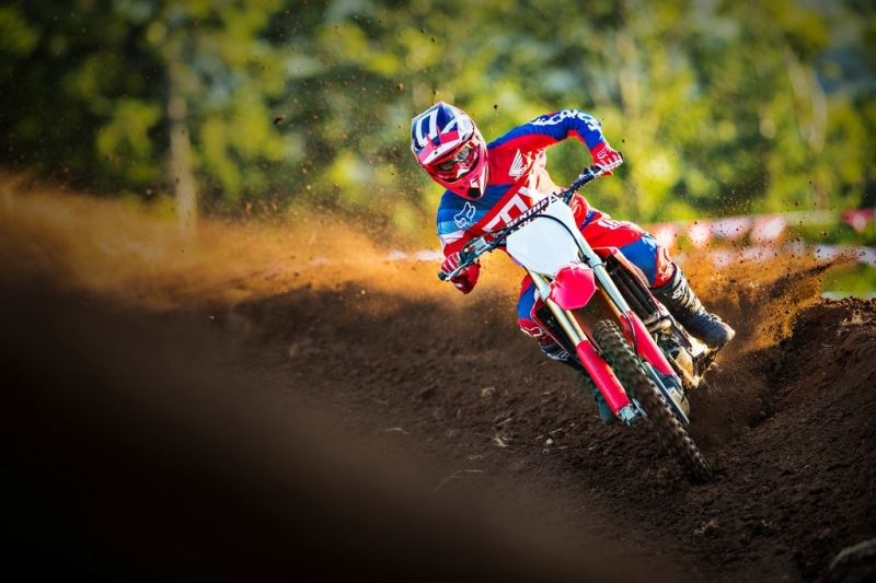 Honda CRF250R 2018: s elektrickým startérem - 11 - 1 Honda 2018 CRF 250 R4