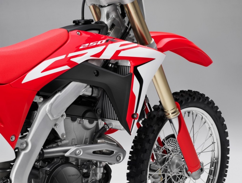 Honda CRF250R 2018: s elektrickým startérem - 35 - 1 Honda 2018 CRF 250 R51