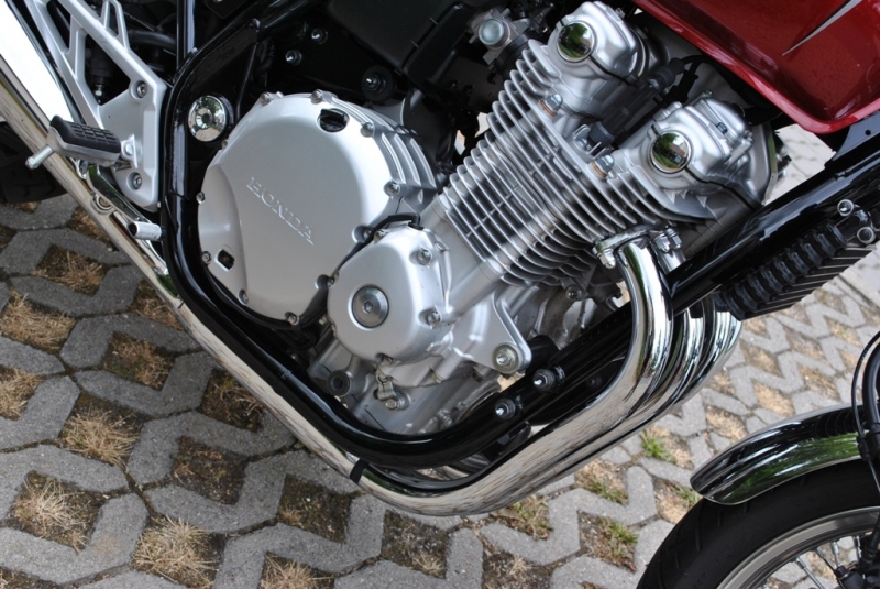 Test Honda CB1100 EX: povedené retro - 6 - Honda CB1100EX a CB750Four Honda CB1100 EX a CB750Four08